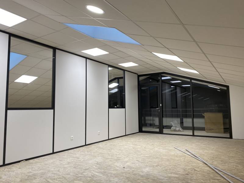 Pose de cloisons aluminium et d'un faux plafond à Saint-Louis proche de Sarrebourg
